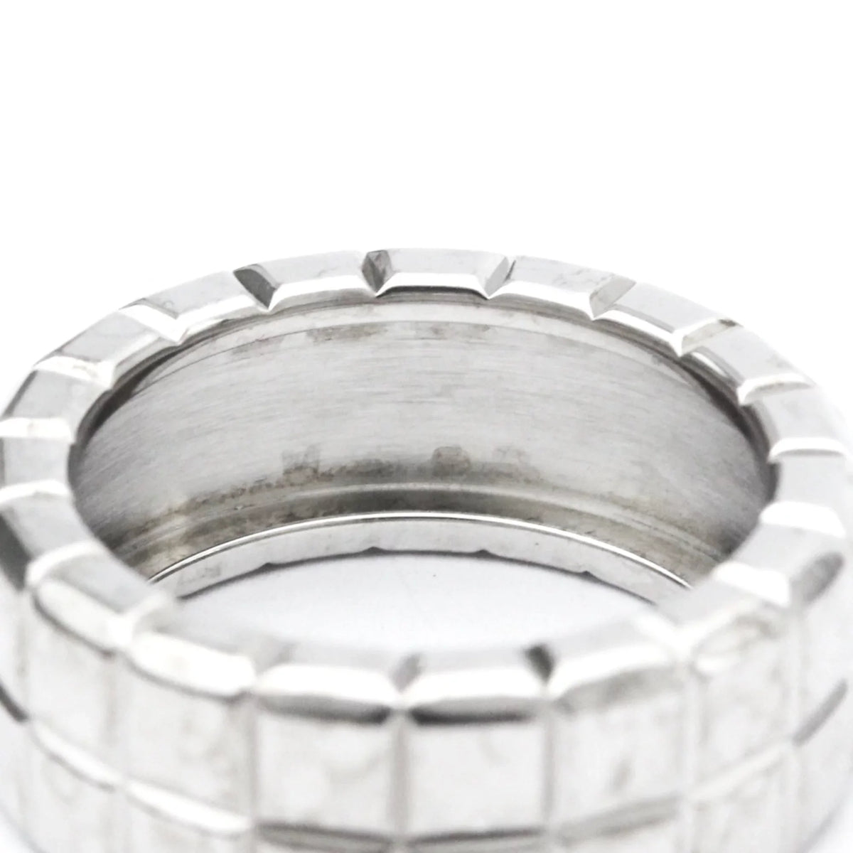 Pre-Owned Chopard Ice Cube 82/3790 White Gold (18K) Fashion Diamond Band Ring (Good)
